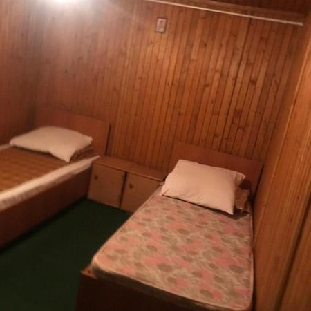 Casa Postolache Hostel Soveja Ngoại thất bức ảnh